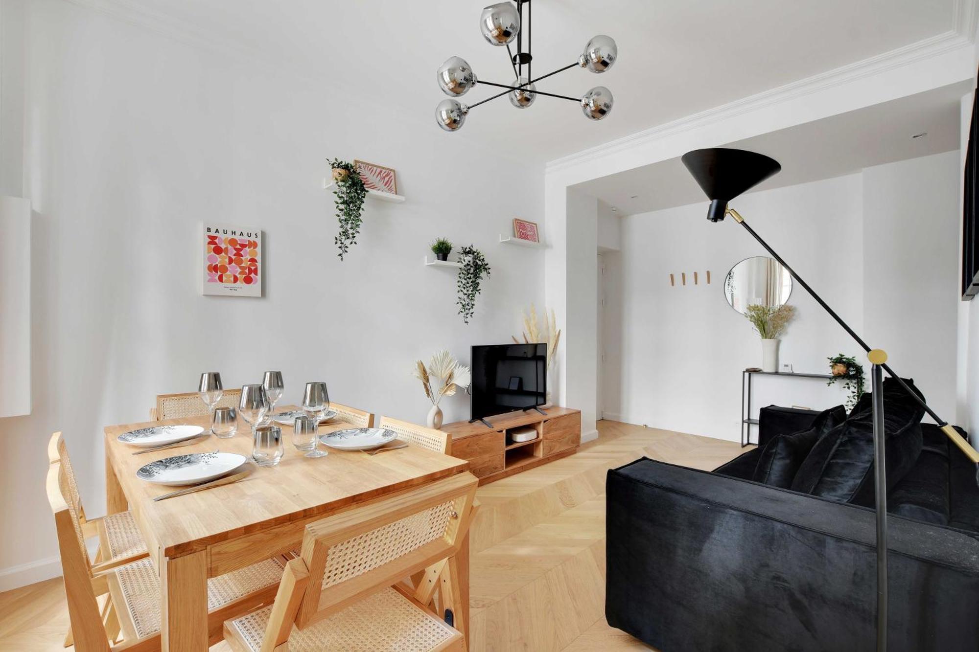 Appartement Spacieux Cosy -2br 8p-pl De La Nation